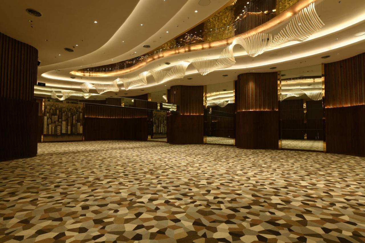 Wyndham Ahmedabad Shela Hotel Bagian luar foto