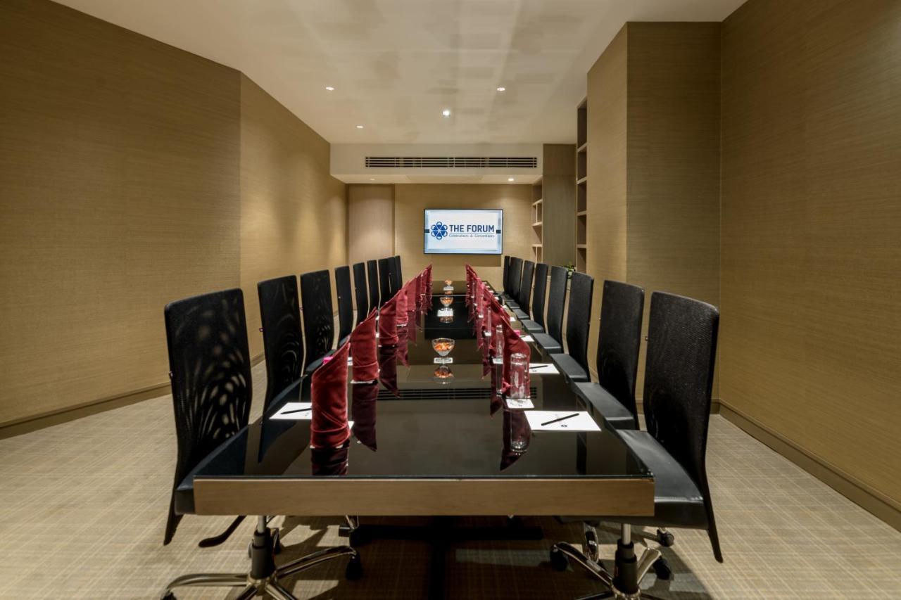 Wyndham Ahmedabad Shela Hotel Bagian luar foto