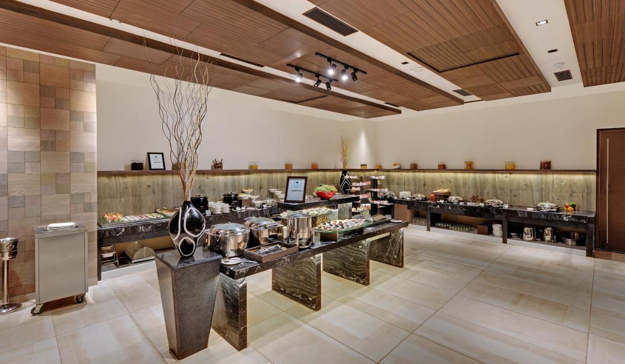 Wyndham Ahmedabad Shela Hotel Bagian luar foto