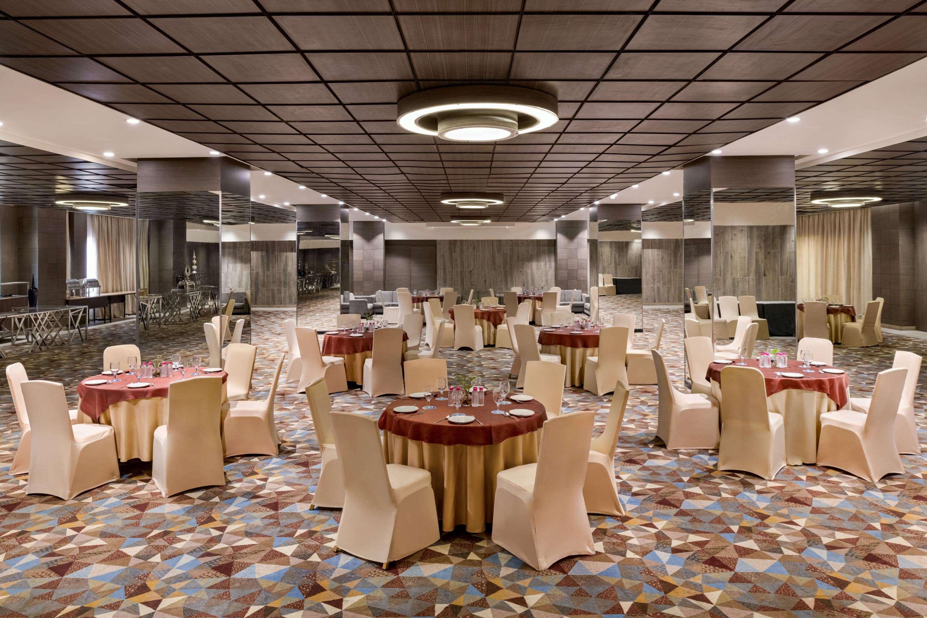 Wyndham Ahmedabad Shela Hotel Bagian luar foto