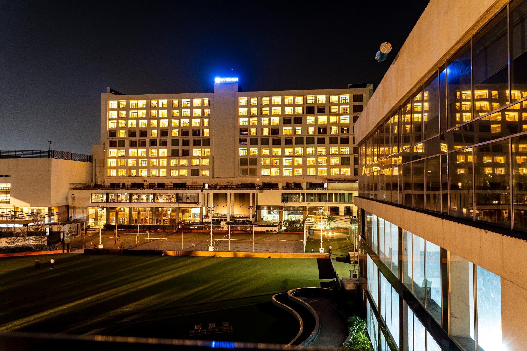 Wyndham Ahmedabad Shela Hotel Bagian luar foto