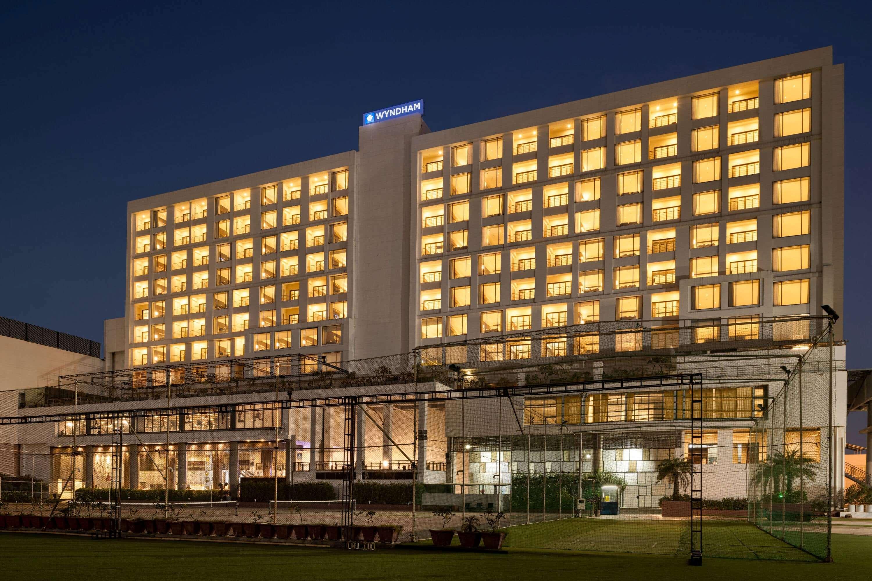 Wyndham Ahmedabad Shela Hotel Bagian luar foto
