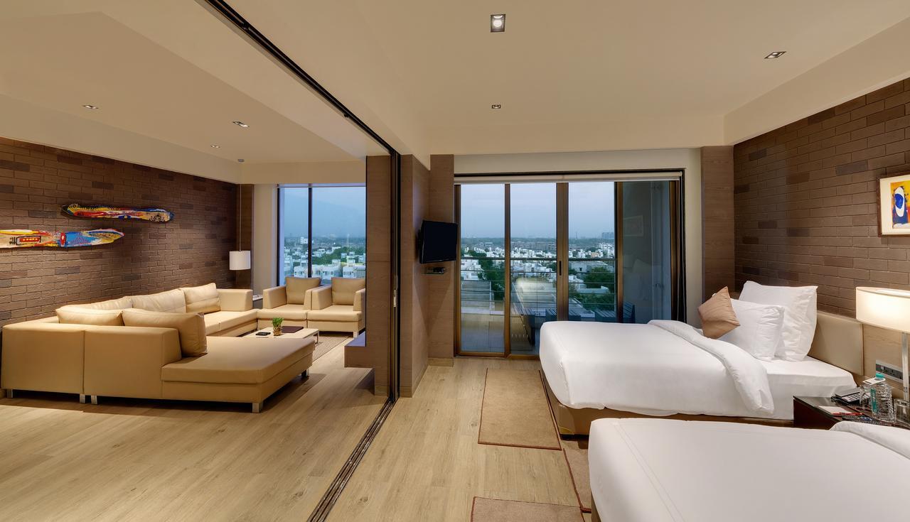 Wyndham Ahmedabad Shela Hotel Bagian luar foto