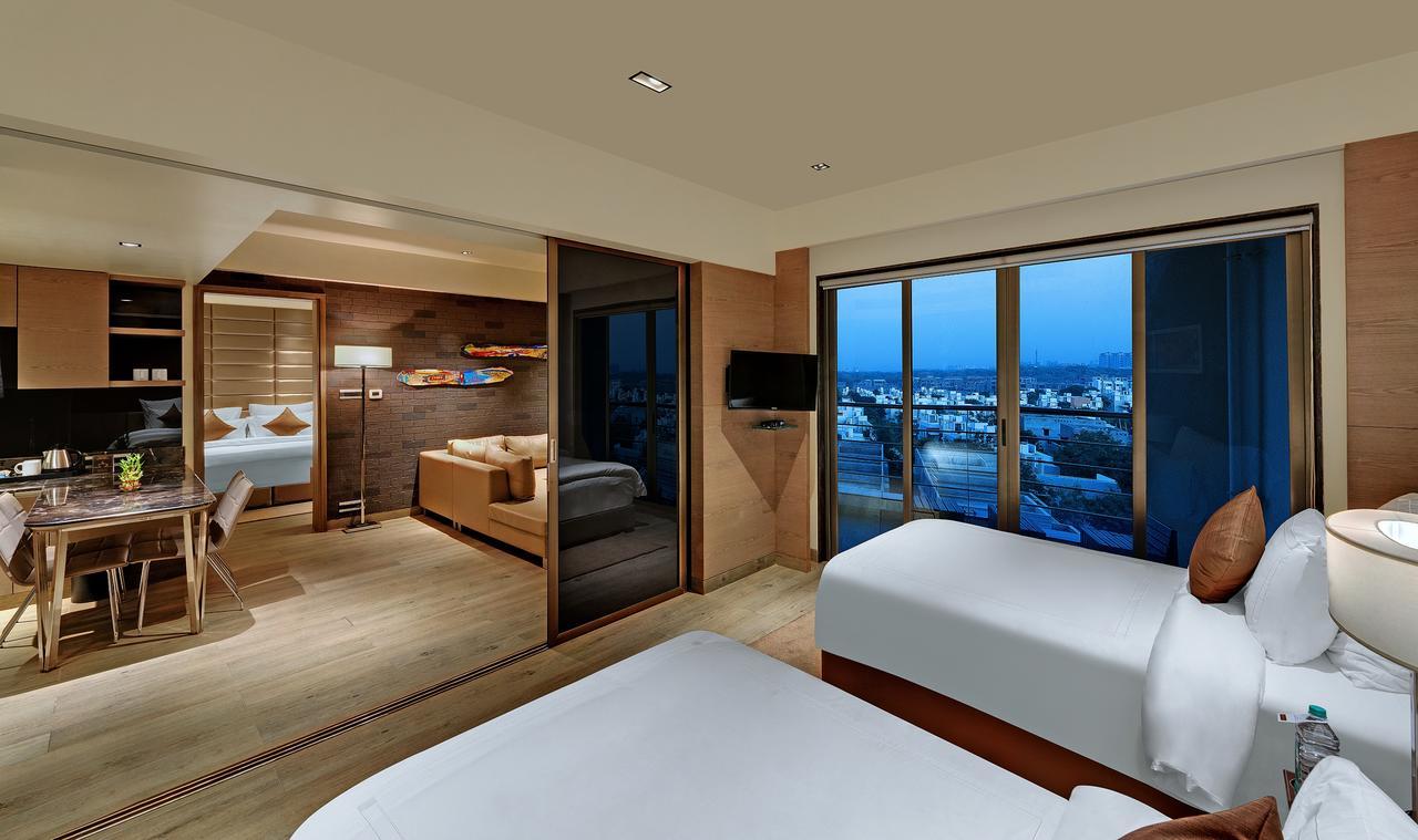 Wyndham Ahmedabad Shela Hotel Bagian luar foto